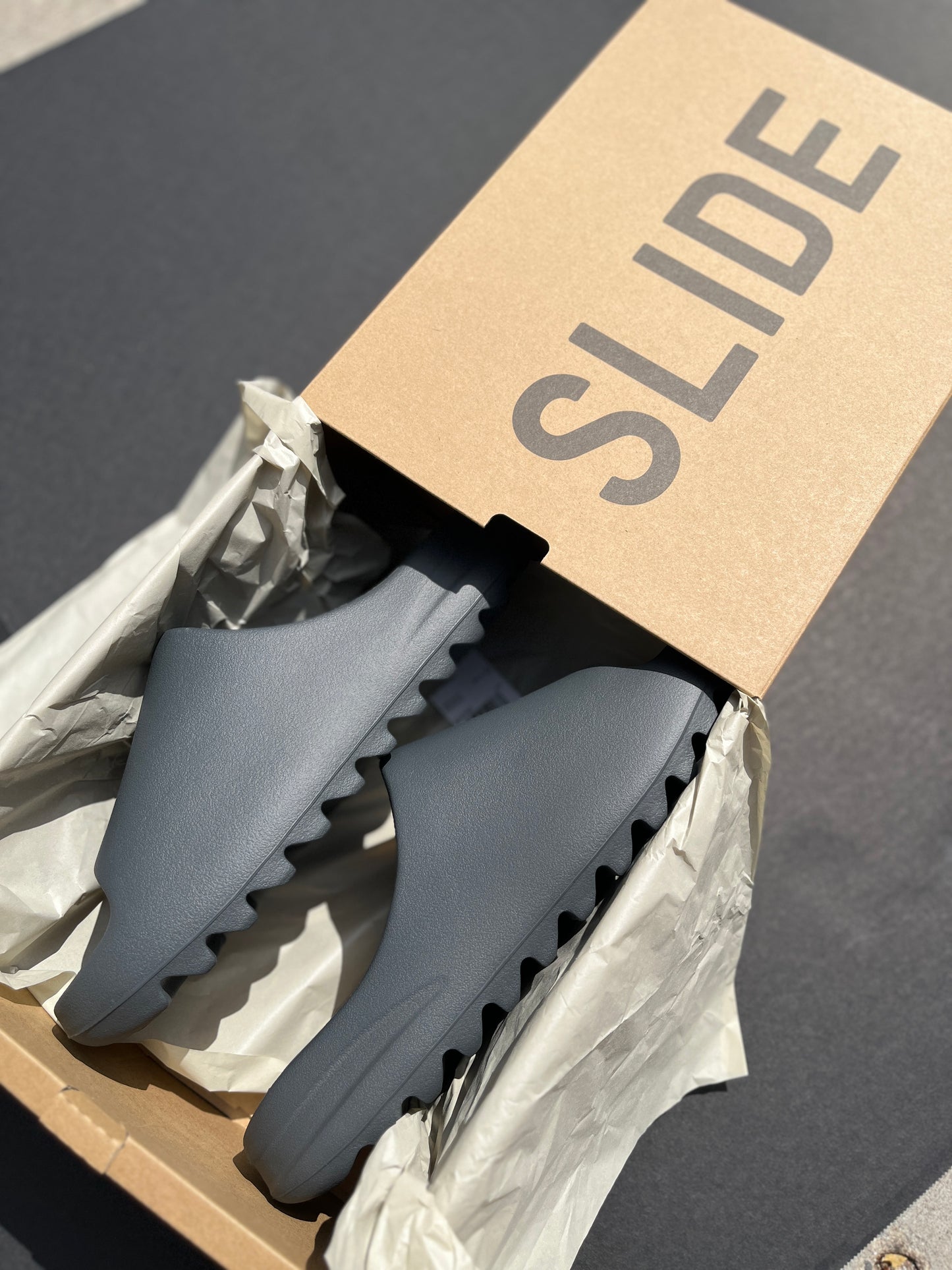 adidas Yeezy Slide Slate Grey