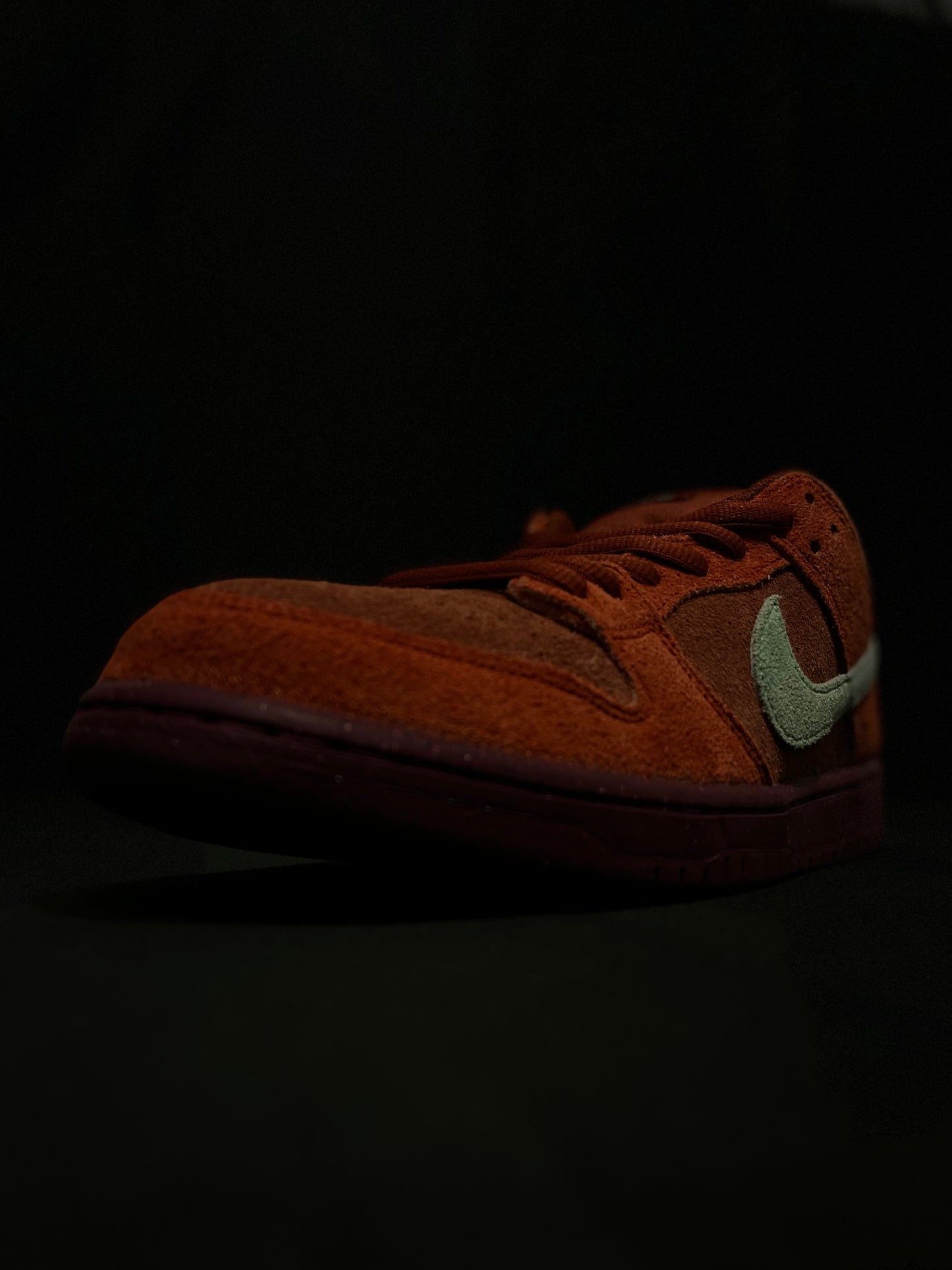 Nike SB Dunk Low Mystic Red Rosewood sneakers - Iconic retro style with plush suede in Mystic Red. DV0833-600 Men's Sneakers. Elevate your streetwear game. #NikeSBDunk #MysticRedRosewood